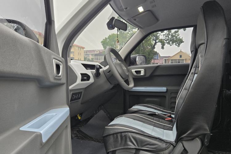 Used Geely Galaxy Panda 2024 Panda Mini 200km Endurance Bear Interior 1