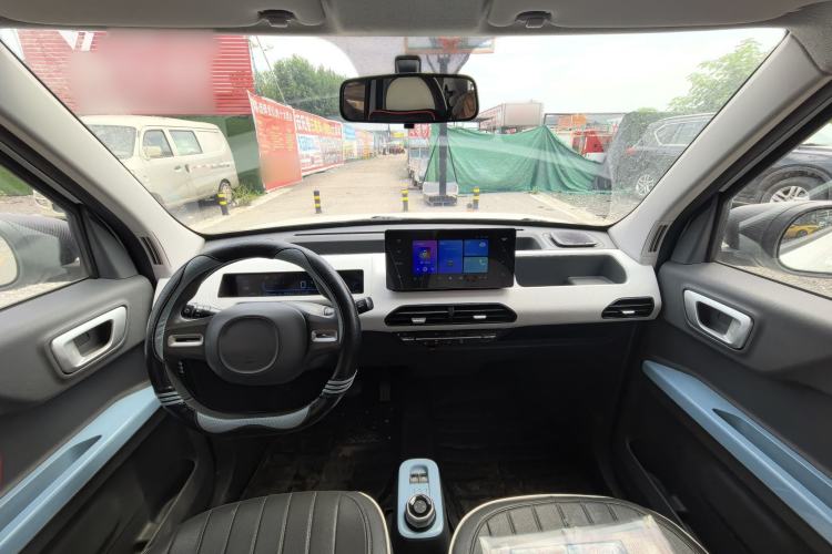 Used Geely Galaxy Panda 2024 Panda Mini 200km Endurance Bear Interior 1