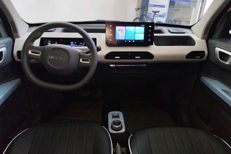 Used Geely Galaxy Panda 2024 Panda Mini 200km Endurance Bear Interior 1