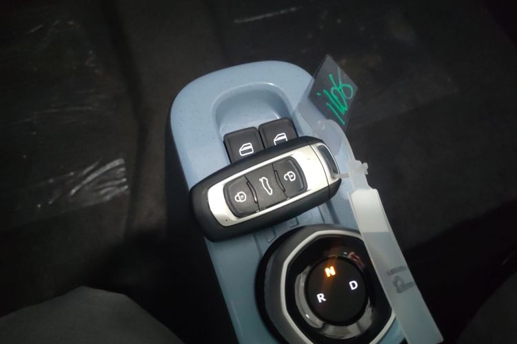 Used Geely Galaxy Panda 2024 Panda Mini 200km Endurance Bear Interior 1