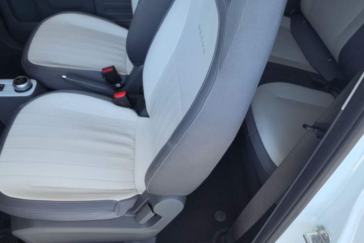 Used Geely Galaxy Panda 2024 200km Panda Kart Interior 1