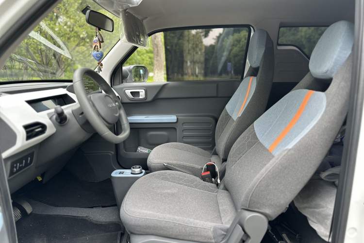 Used Geely Galaxy Panda 2024 Panda Mini 200km Endurance Bear Interior 11