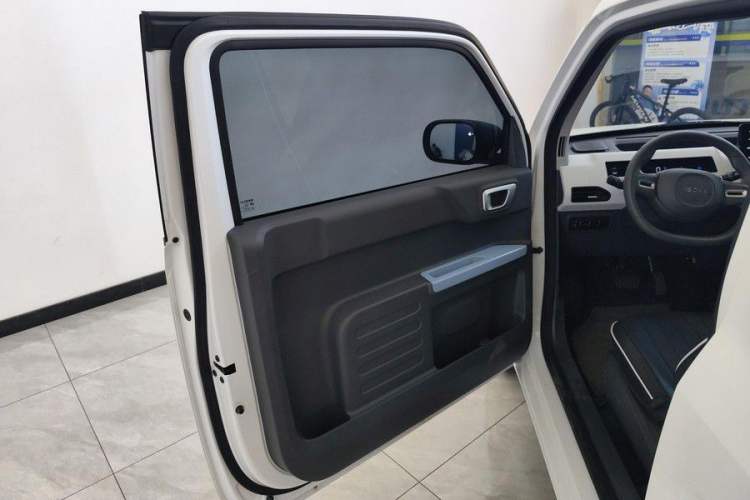 Used Geely Galaxy Panda 2024 Panda Mini 200km Endurance Bear Interior 12