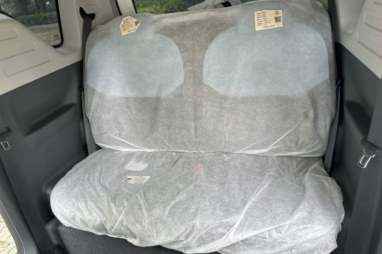 Used Geely Galaxy Panda 2024 Panda Mini 200km Endurance Bear Interior 2