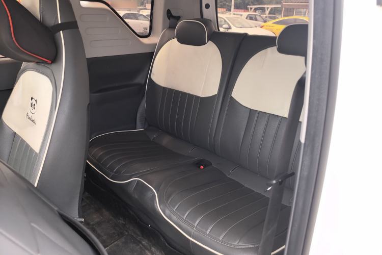Used Geely Galaxy Panda 2024 Panda Mini 200km Endurance Bear Interior 2