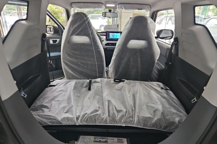 Used Geely Galaxy Panda 2024 Panda Mini 200km Endurance Bear Interior 2