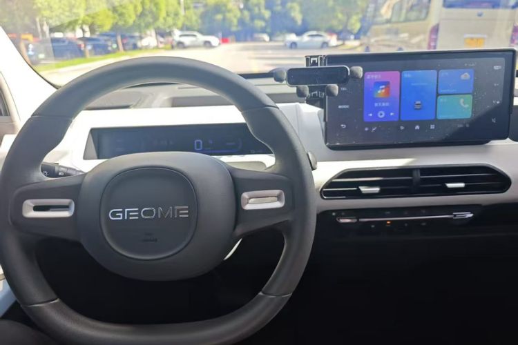 Used Geely Galaxy Panda 2024 Panda Mini 200km Longteng PRO Edition Interior 2