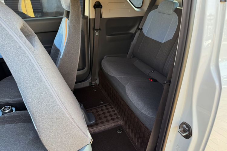 Used Geely Galaxy Panda 2024 Panda Mini 200km Endurance Bear Interior 2
