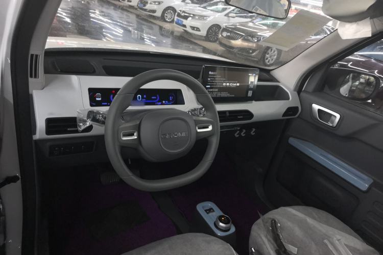 Used Geely Galaxy Panda 2024 Panda Mini 200km Endurance Bear Interior 2