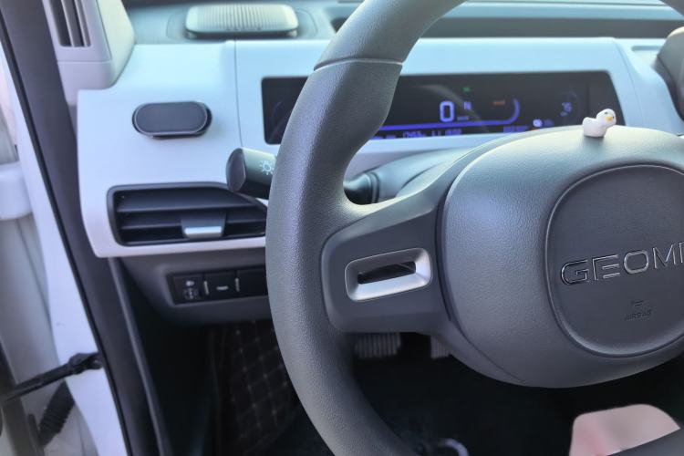 Used Geely Galaxy Panda 2024 Panda Mini 200km Endurance Bear Interior 3