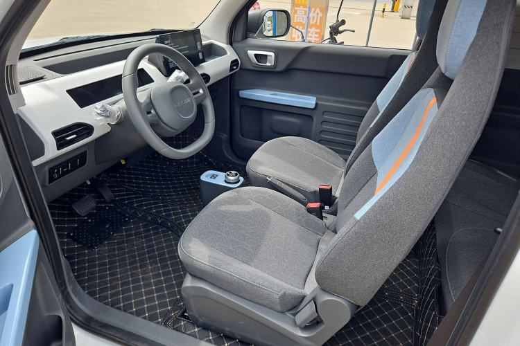 Used Geely Galaxy Panda 2024 Panda Mini 200km Endurance Bear Interior 3