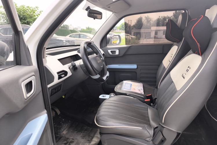 Used Geely Galaxy Panda 2024 Panda Mini 200km Endurance Bear Interior 3