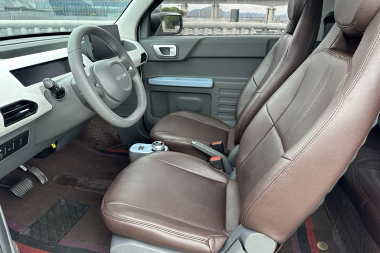 Used Geely Galaxy Panda 2024 Panda Mini 200km Endurance Bear Interior 3