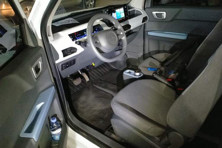Used Geely Galaxy Panda 2024 Panda Mini 200km Endurance Bear Interior 3