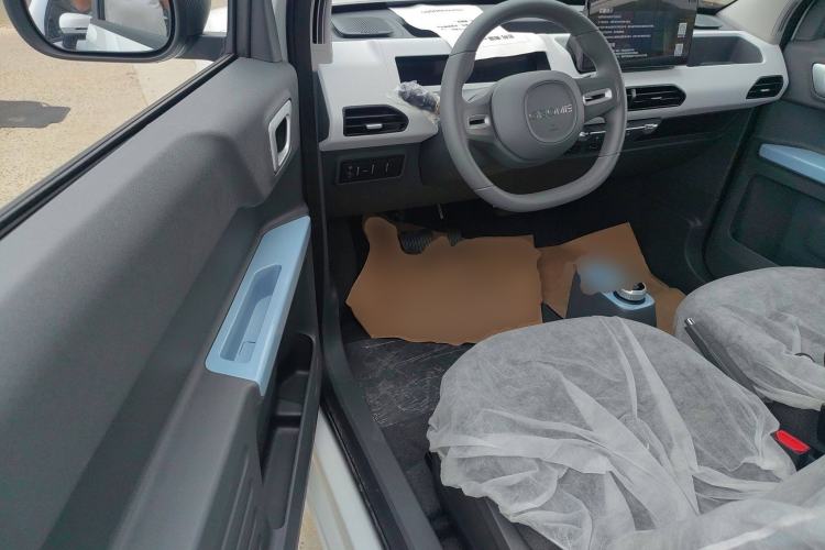Used Geely Galaxy Panda 2024 Panda Mini 200km Endurance Bear Interior 3