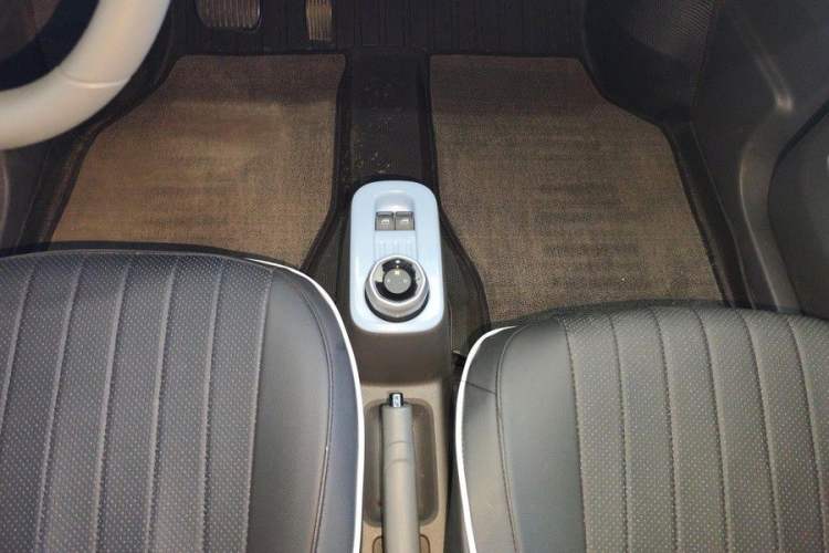 Used Geely Galaxy Panda 2024 Panda Mini 200km Endurance Bear Interior 4
