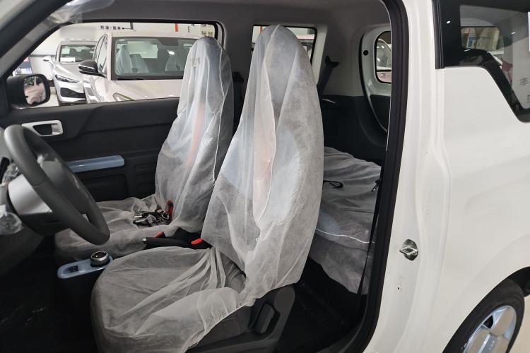 Used Geely Galaxy Panda 2024 Panda Mini 200km Endurance Bear Interior 4