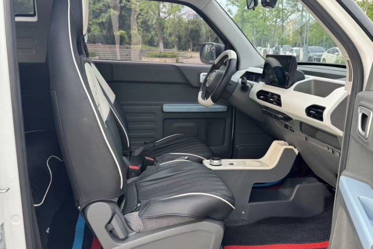 Used Geely Galaxy Panda 2024 Panda Mini 200km Endurance Bear Interior 5