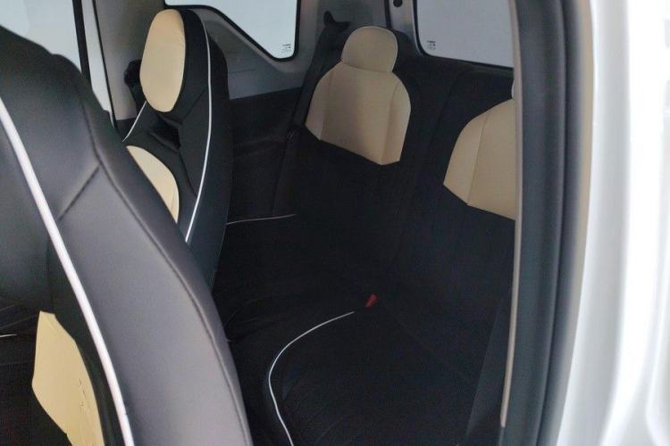 Used Geely Galaxy Panda 2024 Panda Mini 200km Endurance Bear Interior 5