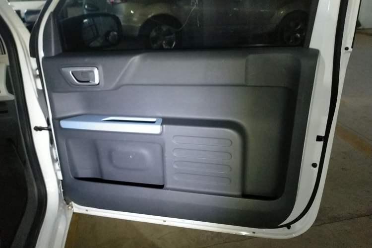Used Geely Galaxy Panda 2024 Panda Mini 200km Endurance Bear Interior 5