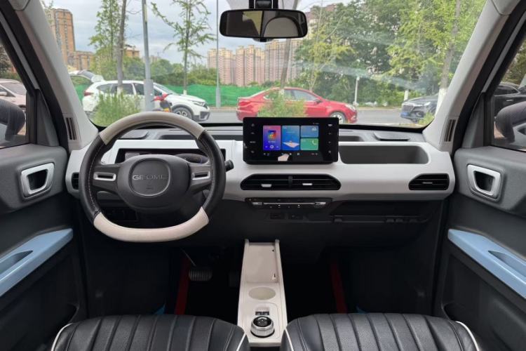 Used Geely Galaxy Panda 2024 Panda Mini 200km Endurance Bear Interior 6