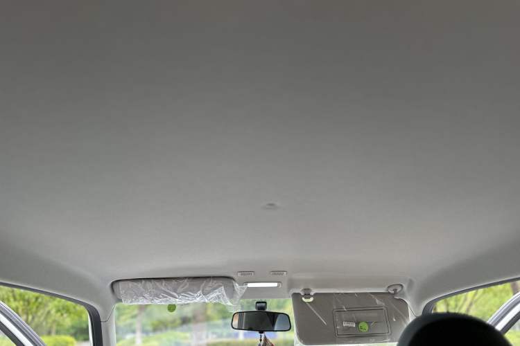 Used Geely Galaxy Panda 2024 Panda Mini 200km Endurance Bear Interior 8