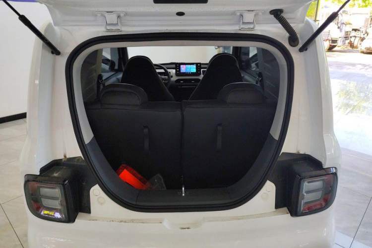 Used Geely Galaxy Panda 2024 Panda Mini 200km Endurance Bear Interior 8