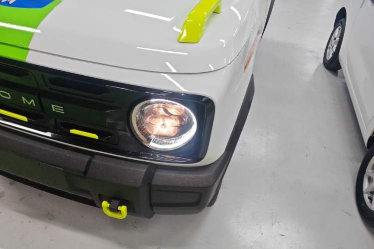 Used Geely Galaxy Panda 2024 200km Panda Rider Left Front Headlight