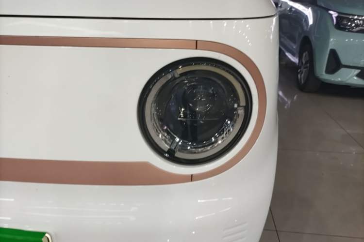 Used Geely Galaxy Panda 2024 Panda Mini 200km Endurance Bear Left Front Headlight