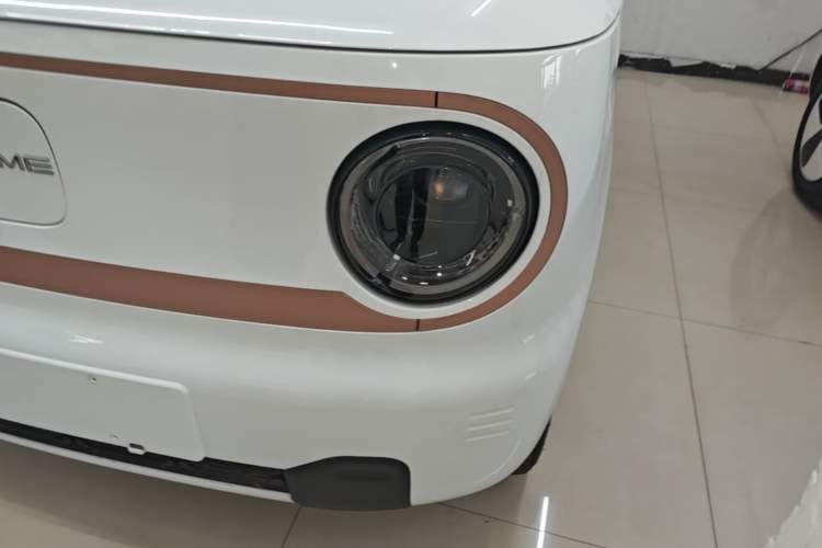 Used Geely Galaxy Panda 2024 Panda Mini 200km Endurance Bear Left Front Headlight