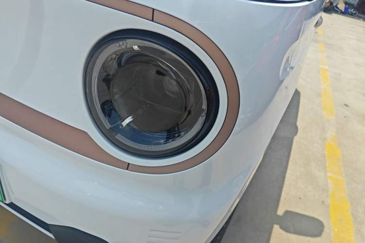 Used Geely Galaxy Panda 2024 Panda Mini 200km Endurance Bear Left Front Headlight