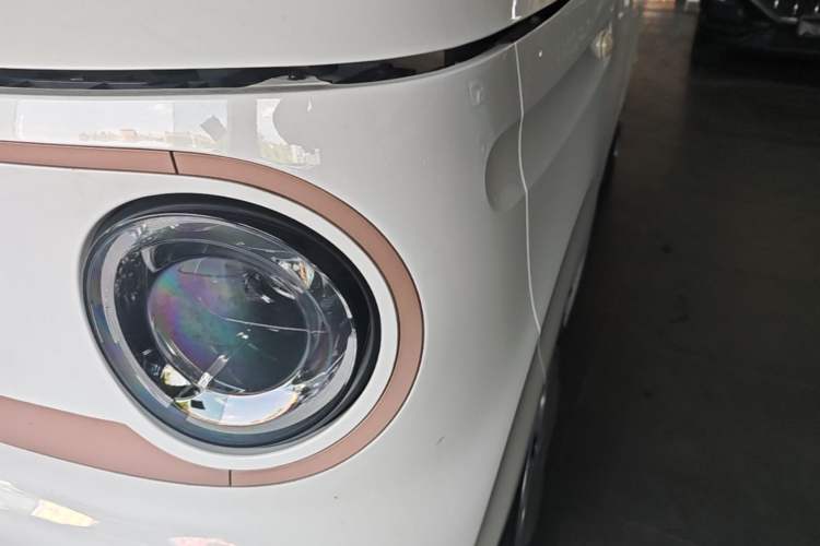 Used Geely Galaxy Panda 2024 Panda Mini 200km Endurance Bear Left Front Headlight