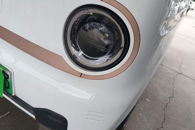 Used Geely Galaxy Panda 2024 Panda Mini 200km Endurance Bear Left Front Headlight
