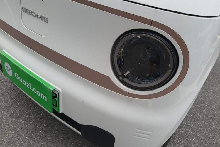 Used Geely Galaxy Panda 2024 Panda Mini 200km Endurance Bear Left Front Headlight