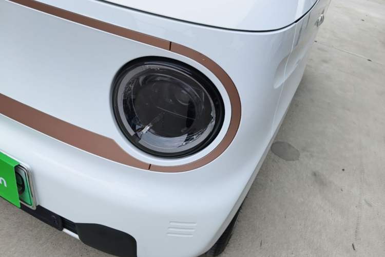 Used Geely Galaxy Panda 2024 Panda Mini 200km Endurance Bear Left Front Headlight