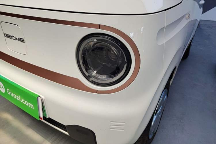 Used Geely Galaxy Panda 2024 Panda Mini 200km Endurance Bear Left Front Headlight