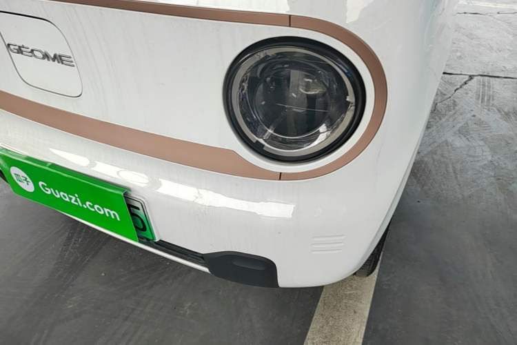 Used Geely Galaxy Panda 2024 Panda Mini 200km Endurance Bear Left Front Headlight