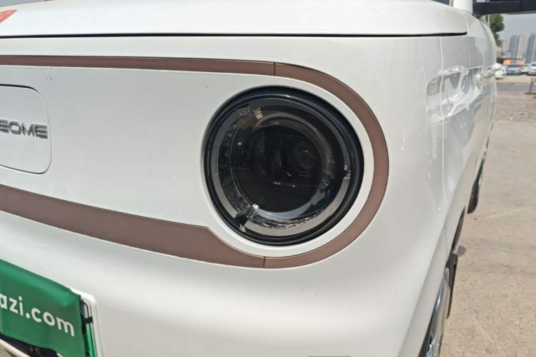 Used Geely Galaxy Panda 2024 Panda Mini 200km Endurance Bear Left Front Headlight
