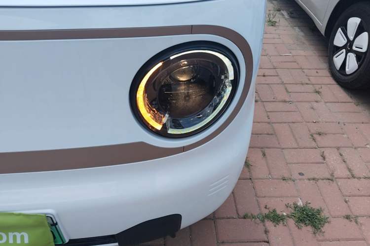 Used Geely Galaxy Panda 2024 Panda Mini 200km Endurance Bear Left Front Headlight