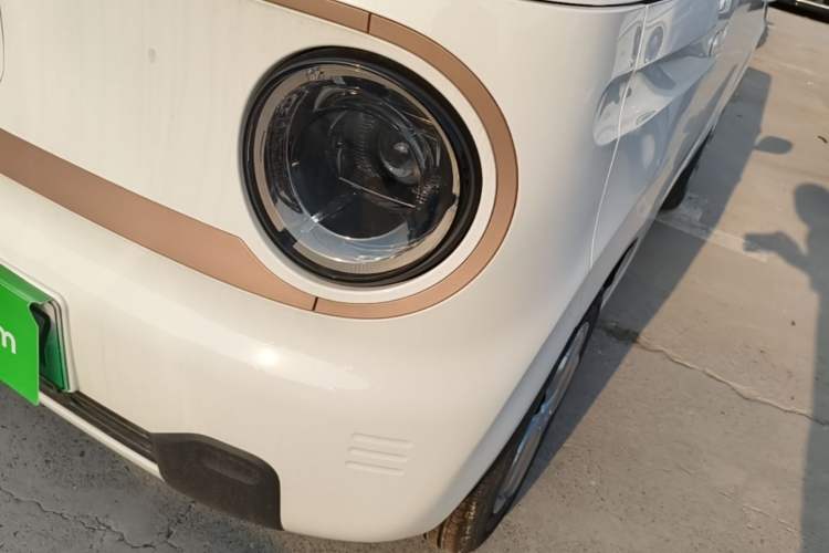 Used Geely Galaxy Panda 2024 Panda Mini 200km Endurance Bear Left Front Headlight