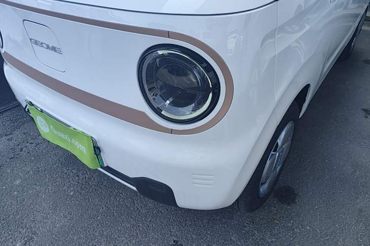 Used Geely Galaxy Panda 2024 Panda Mini 200km Endurance Bear Left Front Headlight
