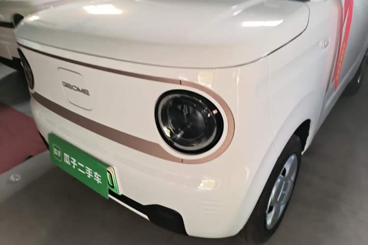 Used Geely Galaxy Panda 2024 Panda Mini 200km Endurance Bear Left Front Headlight