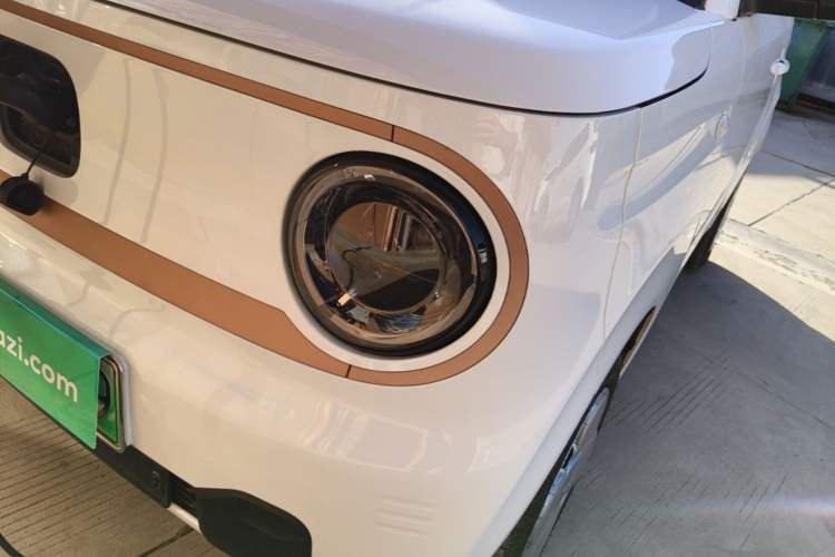 Used Geely Galaxy Panda 2024 Panda Mini 200km Endurance Bear Left Front Headlight
