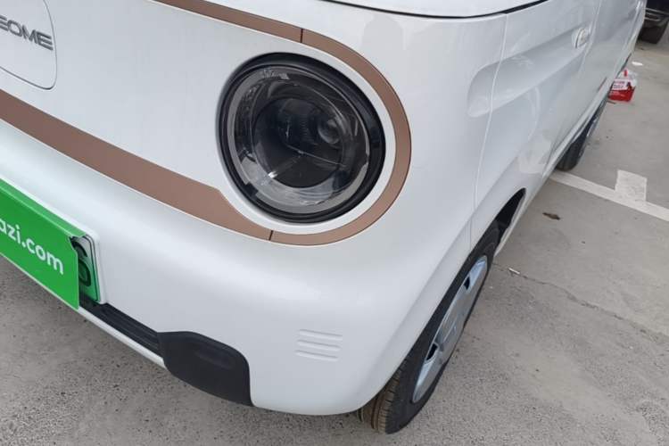 Used Geely Galaxy Panda 2024 Panda Mini 200km Endurance Bear Left Front Headlight