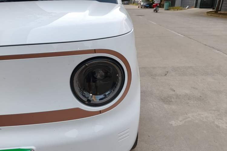 Used Geely Galaxy Panda 2024 Panda Mini 200km Endurance Bear Left Front Headlight