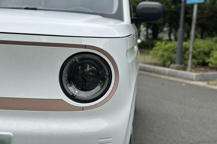 Used Geely Galaxy Panda 2024 Panda Mini 200km Endurance Bear Left Front Headlight