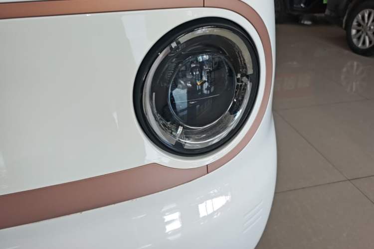 Used Geely Galaxy Panda 2024 Panda Mini 200km Endurance Bear Left Front Headlight