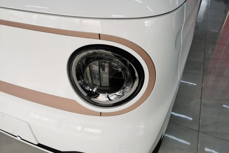 Used Geely Galaxy Panda 2024 Panda Mini 200km Endurance Bear Left Front Headlight