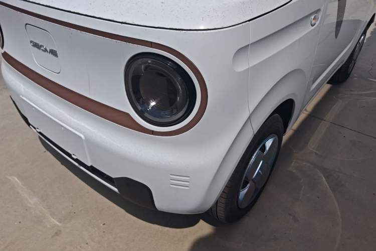 Used Geely Galaxy Panda 2024 Panda Mini 200km Endurance Bear Left Front Headlight