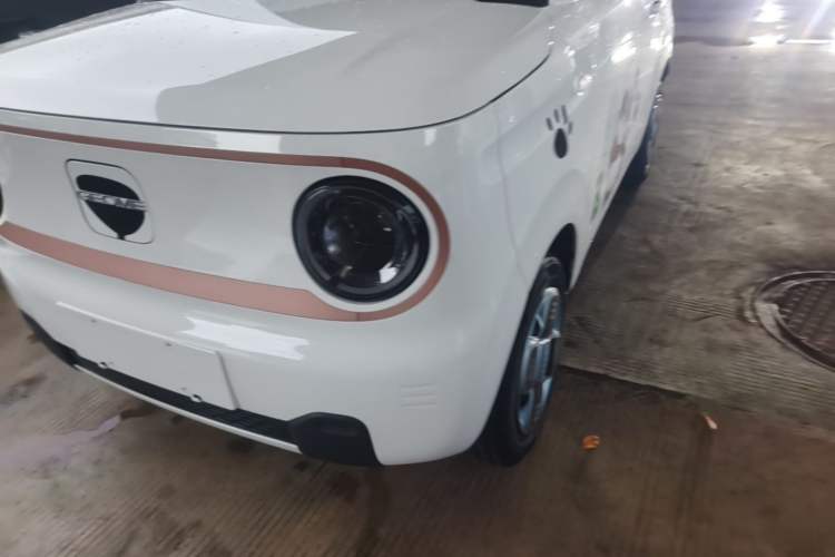Used Geely Galaxy Panda 2024 Panda Mini 200km Endurance Bear Left Front Headlight